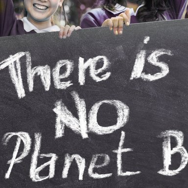 Auf einer Tafel Schrift There is NO Planet B