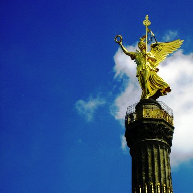 Statue der Viktoria (Siegesgöttin) auf der Siegessäule, Berlin-Tiergarten