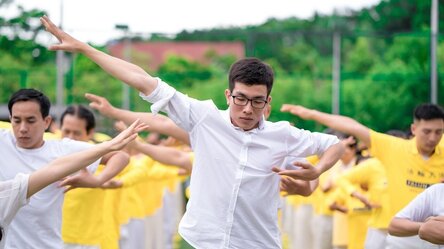 Falun Gong Praktizierende in einem Park
